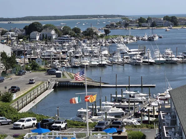 89 Lewis Bay Road UNIT 207, Hyannis, MA 02601