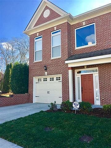 1st image of 140 NW Emmyllie Ct
