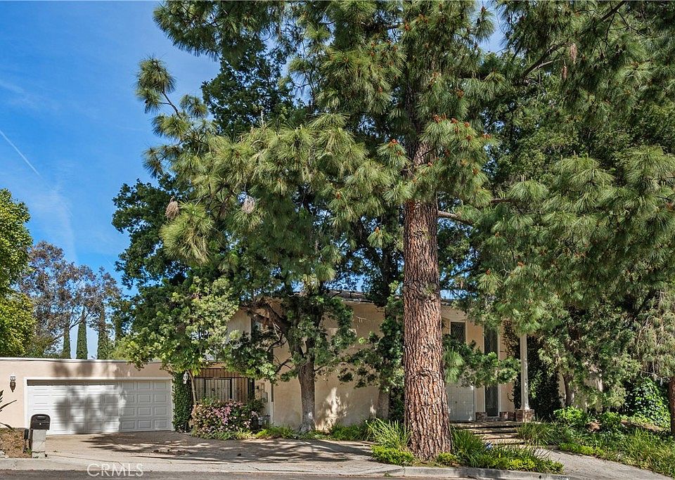 1st image of 4931 Tarzana Woods Dr