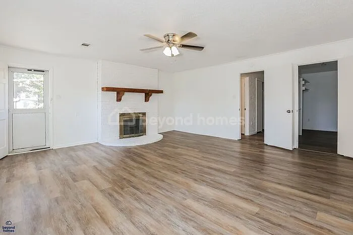 318 Hillwood Dr — Photo 6