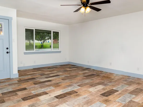 811 Matchett St, Brenham, TX 77833