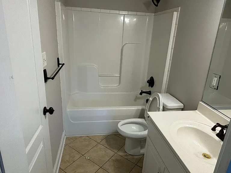823 Bryan Cir — Photo 5