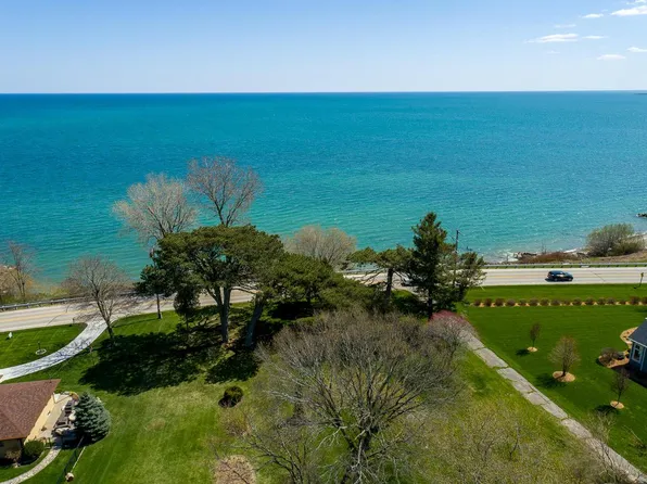 133 LAMPLIGHTER LANE, Wind Point, WI 53402
