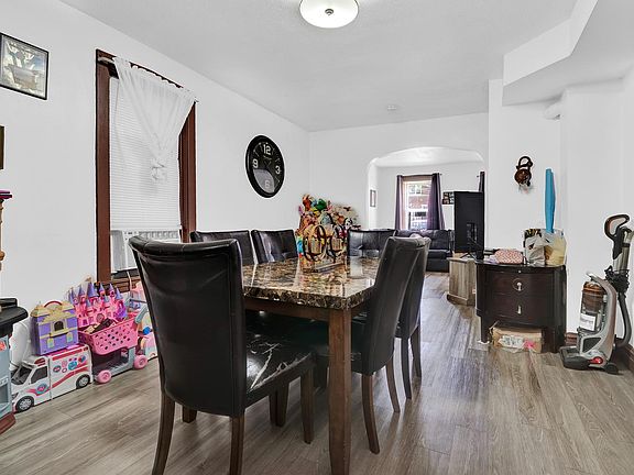 5th image of 3607 S Wolcott Ave