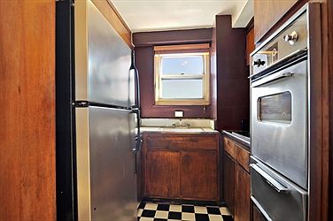 4th image of 15 Charles St APT 18A