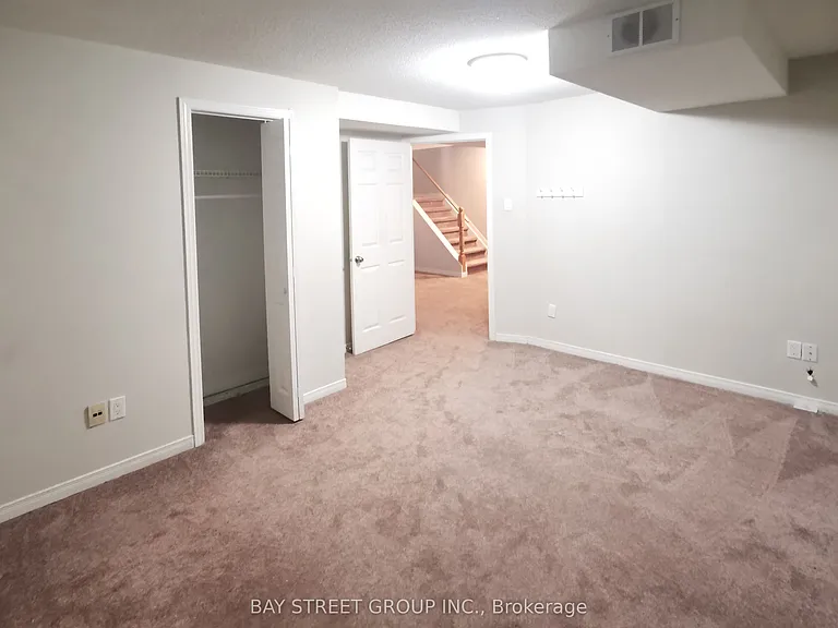 2034 Oxford Ave — Photo 16