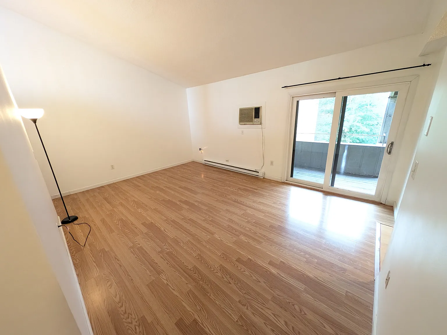 2 bed, 872 sqft, $1,700 — Photo 1