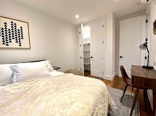 3rd image of 471 Evergreen Ave #3A
