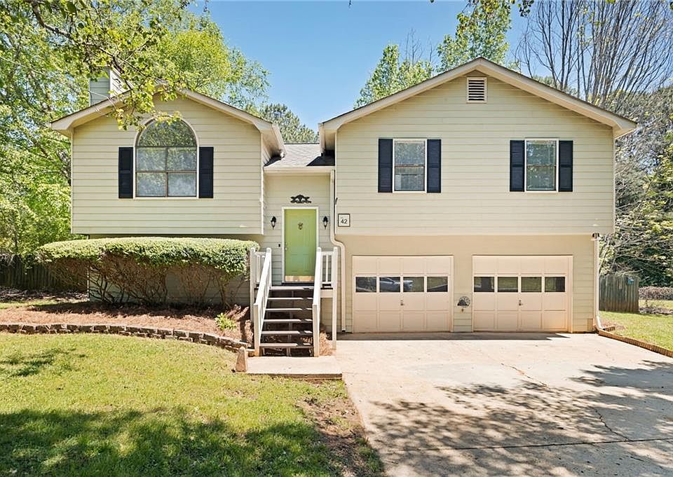 1st image of 42 Lost Meadows Dr