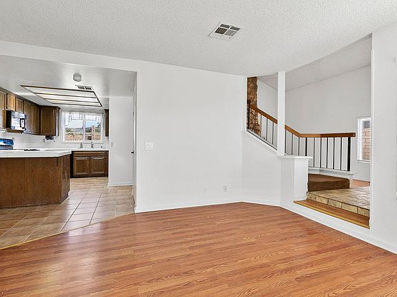 5th image of 640 W Avenue Q12