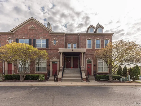 29242 Glen Oaks Blvd W, Farmington, MI 48334