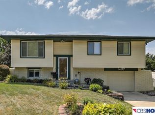 5610 S 139th Cir, Omaha, NE 68137