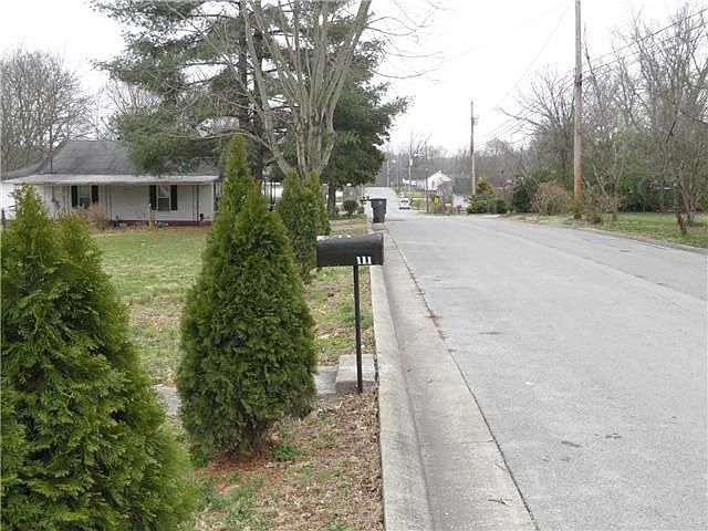 2nd image of 111 Mauzy St