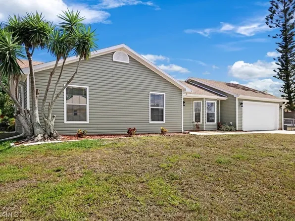 8440 Pennsylvania Blvd, Fort Myers, FL 33967