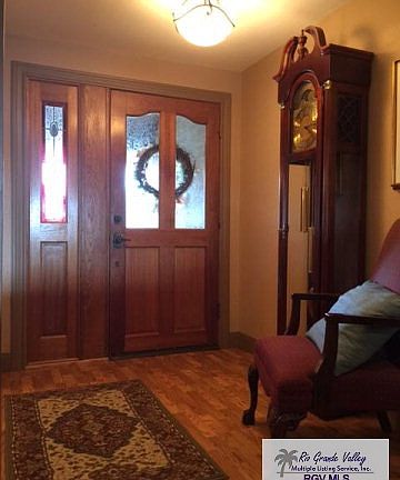 2nd image of 1701 Hickory Ct