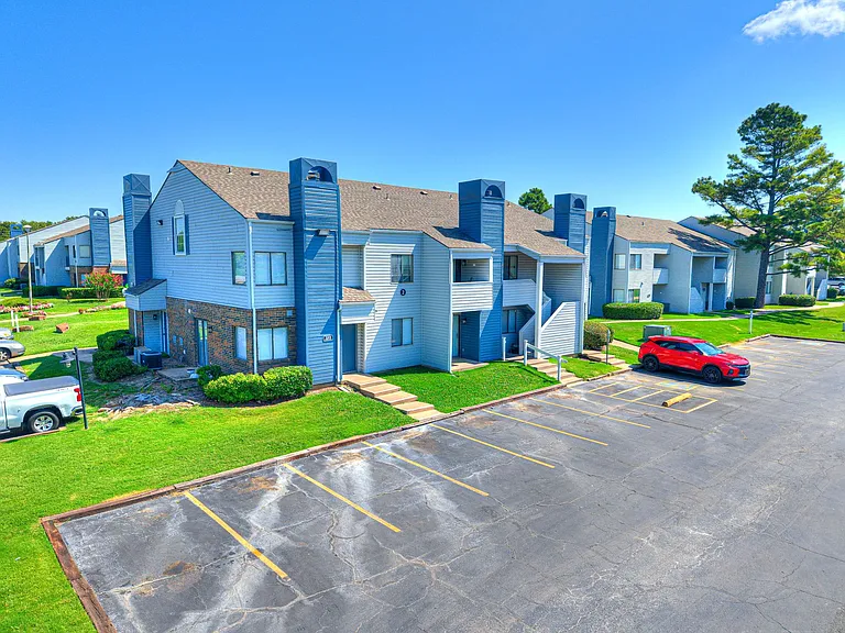 Boulder Ridge Apartments | Newly Remodeled East Tulsa | Broken Arrow Schools + W/D Hookups — Photo 16
