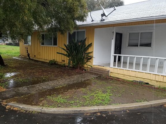 2nd image of 214 S San Jacinto St