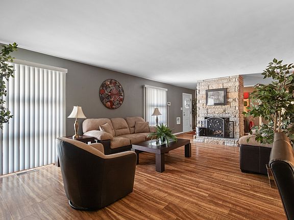 5th image of 4114 N Drexel Ave