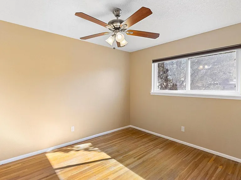 3721 Mary Ellen St NE — Photo 20