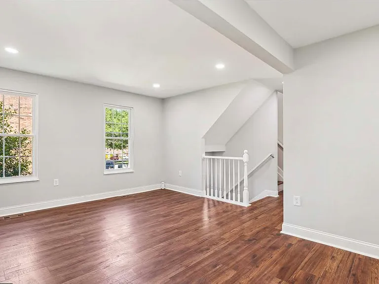 7081 Leewood Forest Dr — Photo 6