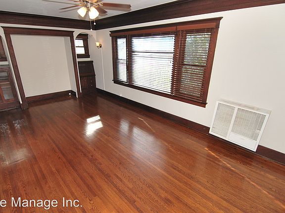 2nd image of 368 Carroll Park W #H