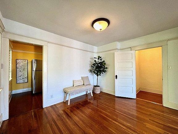 4th image of 1112 Echo Park Ave