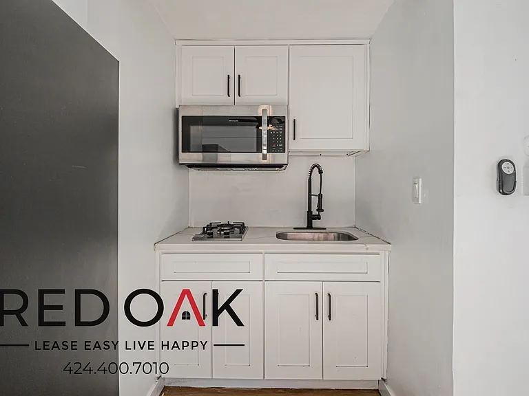 1026 W 22nd St #4 — Photo 7