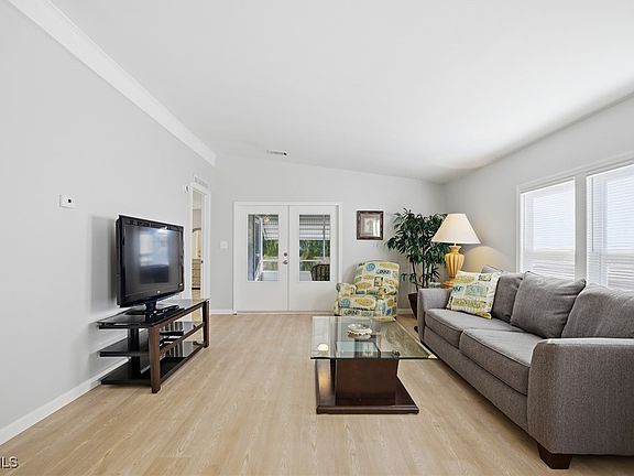 4th image of 14736 Patrick Henry Rd