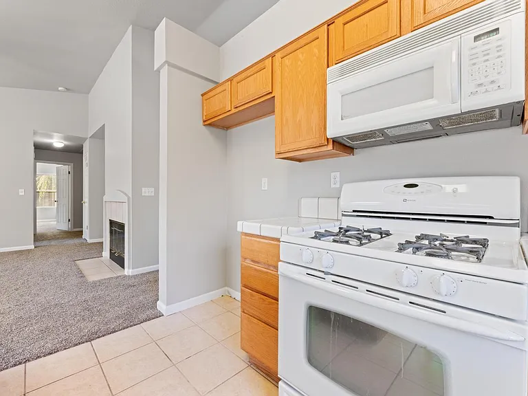 4866 Canfield Cir — Photo 24