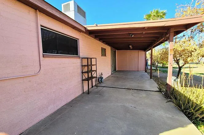 8245 N 31st Ave — Photo 12