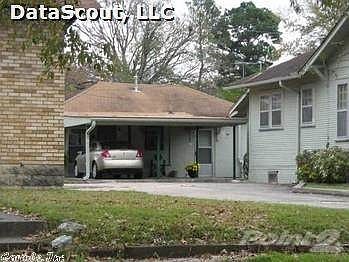 2nd image of 3007 S Cherry St