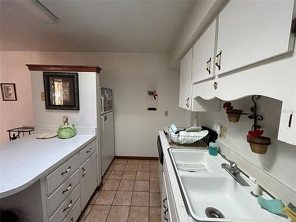 3rd image of 1612 S High St #1612