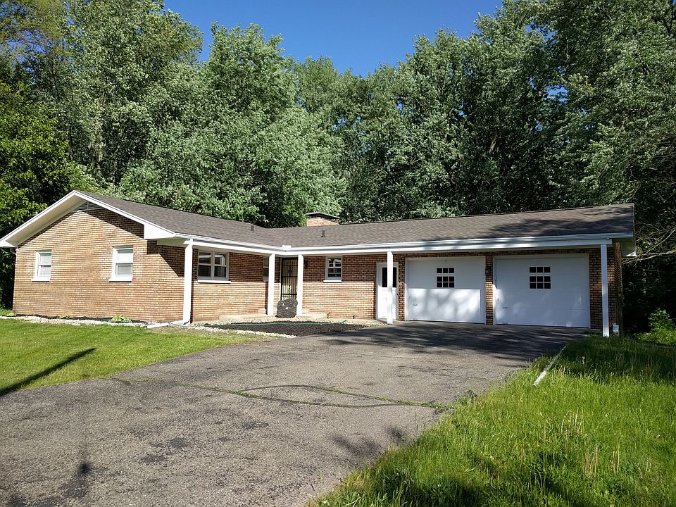 1st image of 145 Lynn Dr