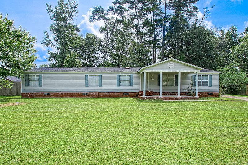 1st image of 34668 Oak Place Dr