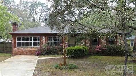 1st image of 819 Greenleaf Dr #3