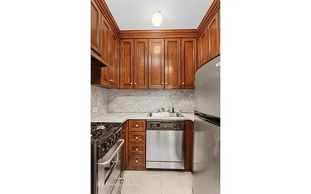 Rented by Douglas Elliman | media 9