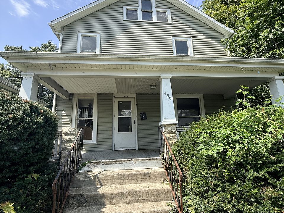 1st image of 430 Elmwood Pl