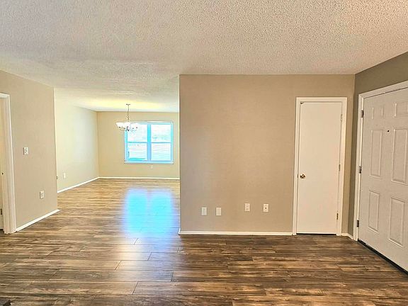 4th image of 1100 Skyland Dr APT R5