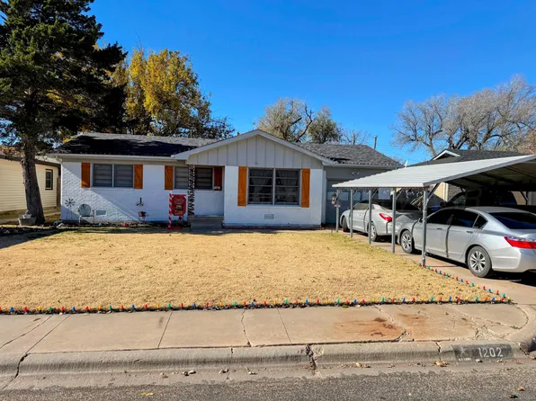 1202 S Grinnell St, Perryton, TX 79070