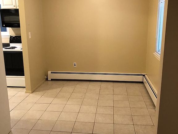 5th image of 1 Heritage Dr Unit E