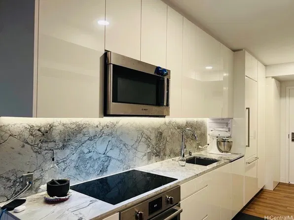 987 Queen St #3405, Honolulu, HI 96814