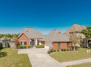 34237 Spring Lake Dr, Walker, LA 70785