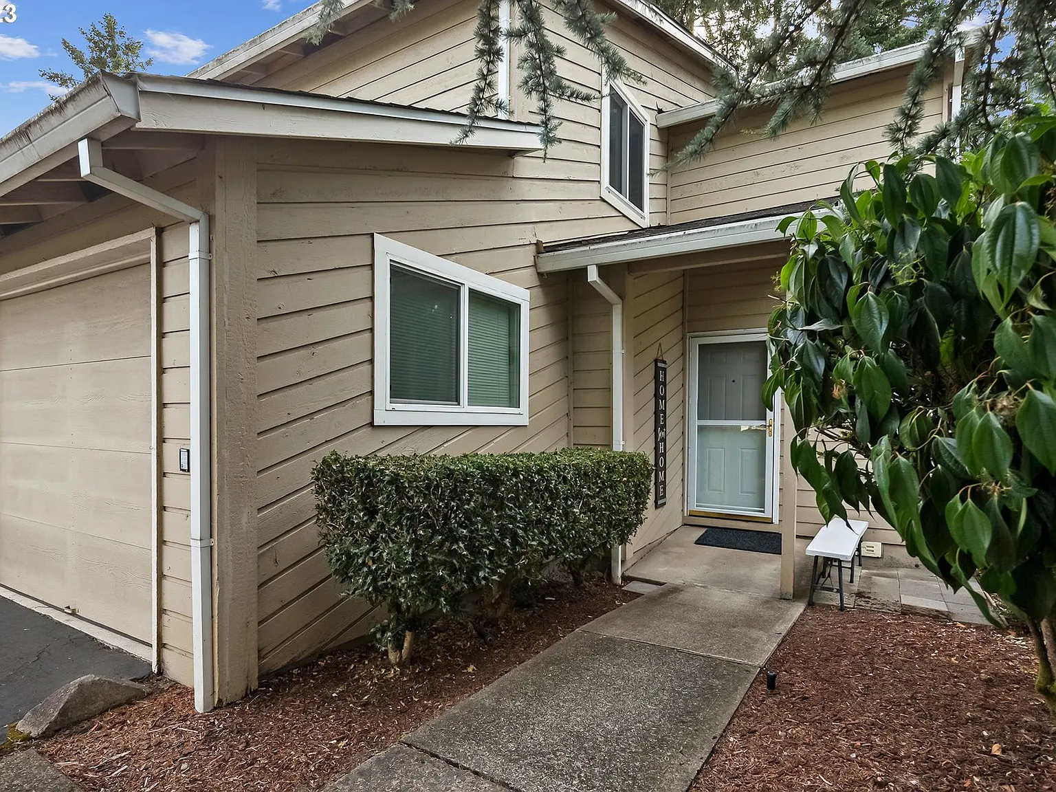 3 bed, 1206 sqft, $3,400 — Photo 1