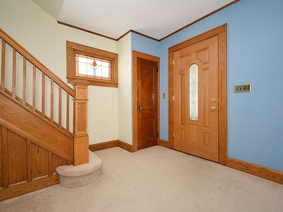 4th image of 418 Woodland Ave