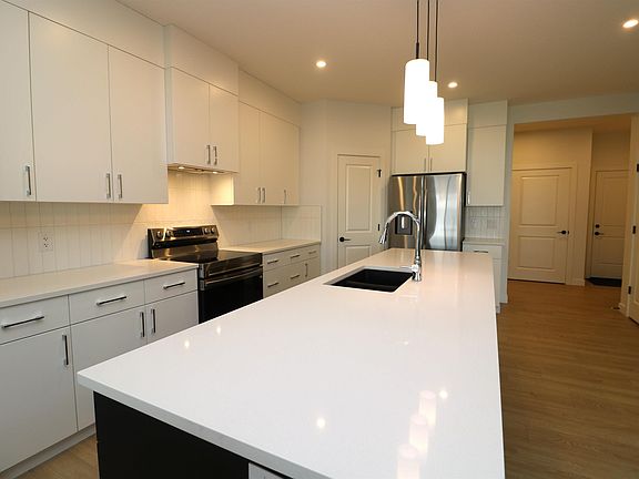 5th image of 51 Ashbury Cres