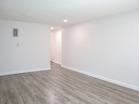 5th image of 321 S Harvard Blvd APT 5