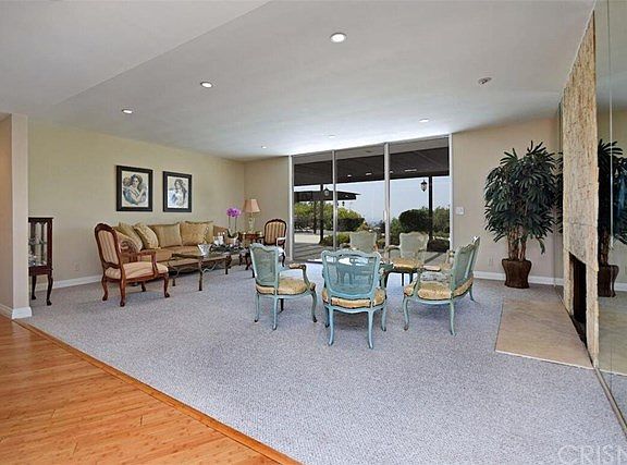 5th image of 1171 Sweetbriar Dr