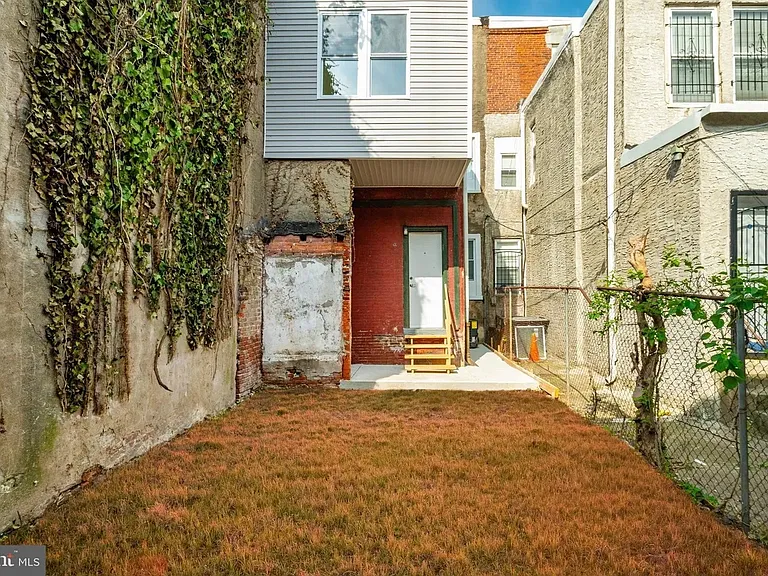 703 N 43rd St #1 — Photo 23