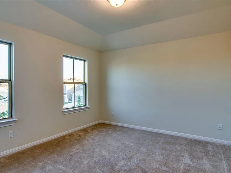 15900 Cessida St — Photo 27