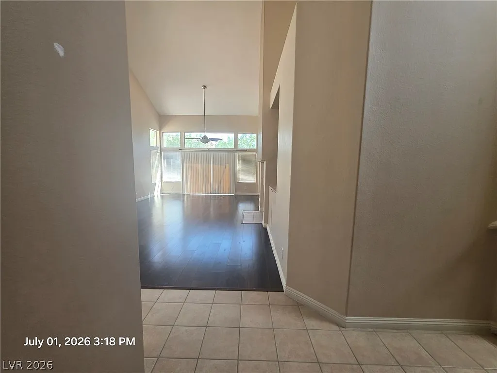 3 bed, 2.5 bath, 2012 sqft, $2,370 — Photo 3